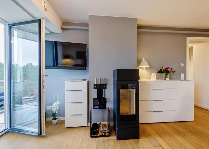 Lägenhet Prora - Stilvolle Mit Balkon, Echtholz Kamin, Gemeinschaftssauna, Strandkorb Am Und Waschmaschine - Kasamimb