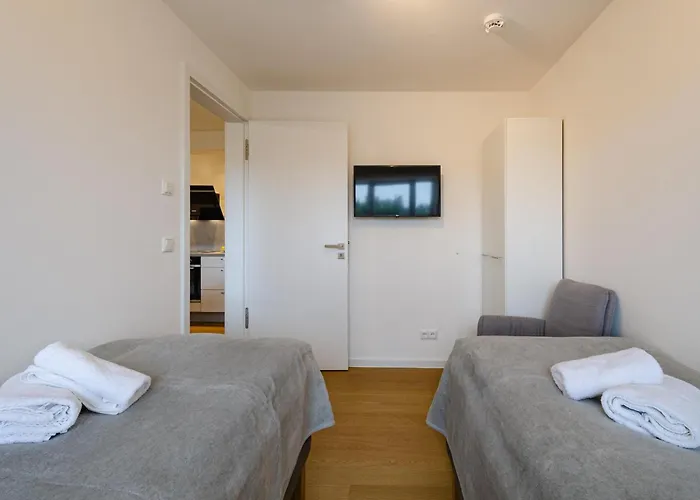 Prora - Stilvolle Mit Balkon, Echtholz Kamin, Gemeinschaftssauna, Strandkorb Am Und Waschmaschine - Kasamimb Lägenhet *